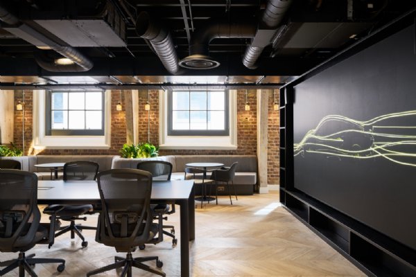 Property at Vine Hill: 18 Vine Hill, London, EC1R 5DZ