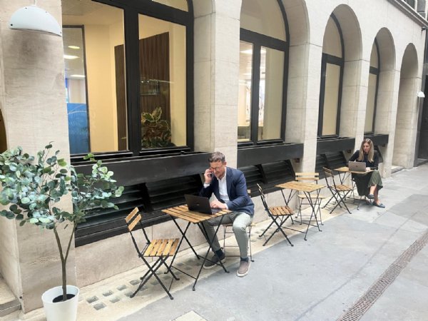 Property at Success Lounge, 37 Lombard St, London, EC3V 9BQ